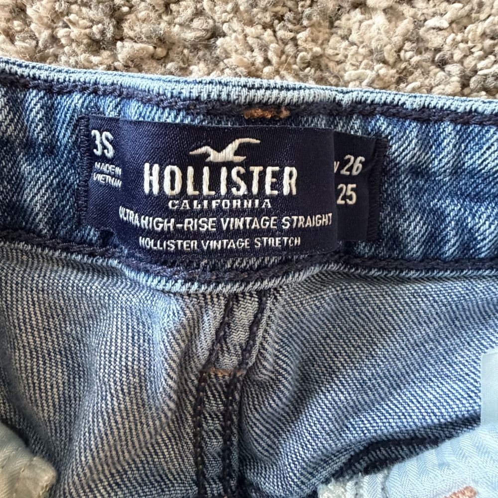 Hollister Ultra High-Rise Vintage Straight Distressed Jeans Blue Size 3S W26 L25 - Picture 2 of 3